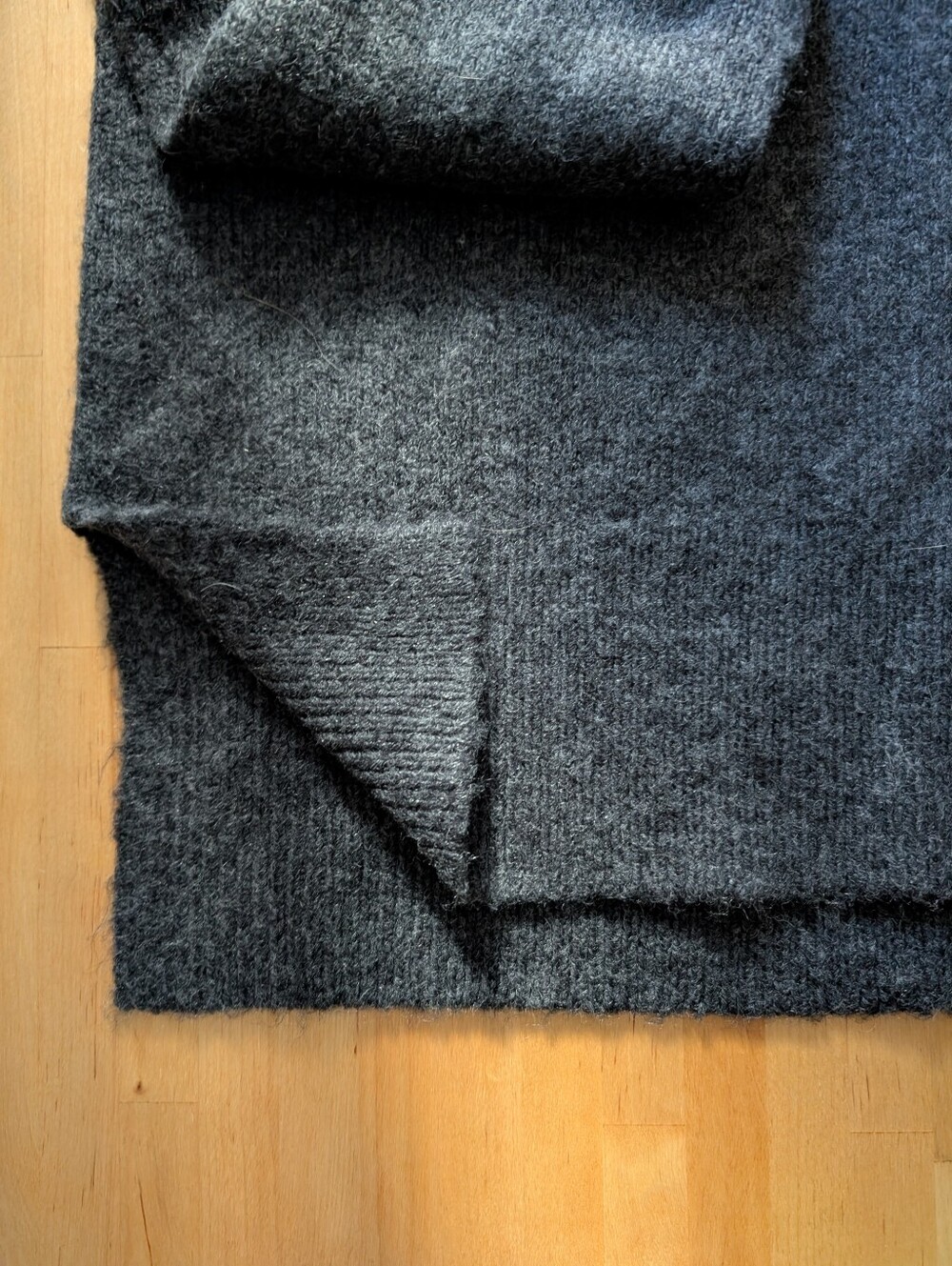 Sanctuary Gray Fuzzy Knit Pocket Sweater L NWT - Picture 4 of 5
